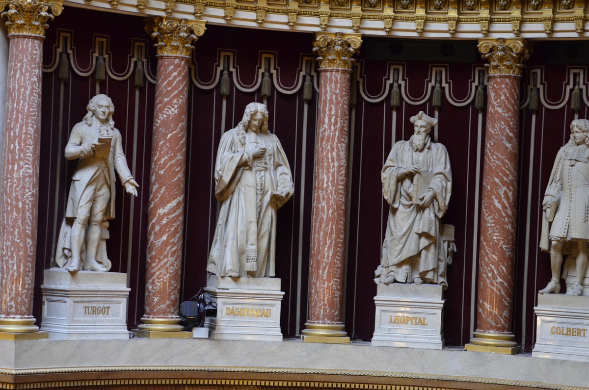 20130215_155807_Senat_GCG1839.JPG - Visite du Sénat; Hémicycle, sept statues d'hommes d'État illustres    15/02/2013 15h58 G. Gadaud © Les Amis de la Creuse - Les Creusois de Paris   
