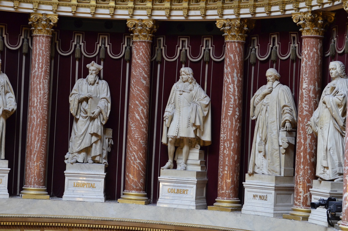 20130215_155814_Senat_GCG1840.JPG - Visite du Sénat; Hémicycle, sept statues d'hommes d'État illustres    15/02/2013 15h58 G. Gadaud © Les Amis de la Creuse - Les Creusois de Paris   