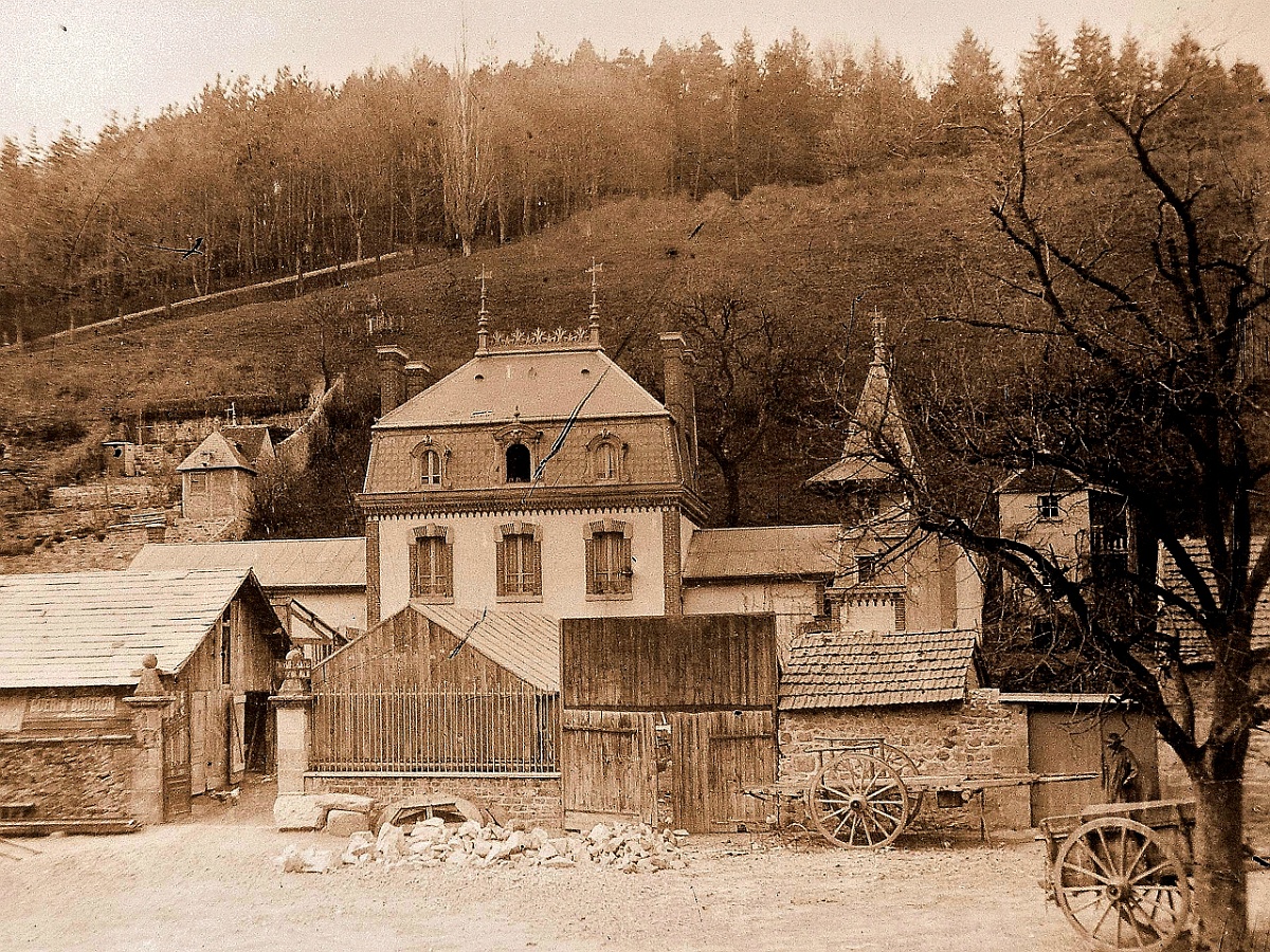 MAISON04.JPG - MAISON N° 04    © Bernard Rimbauld   