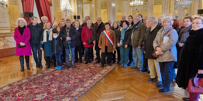 20230228_093516_Visite_Assemblee_Nationale_GG Visite guidée de l'Assemblée Nationale La galeire des fêtes Mme Catherine Couturier députée La France insoumise - Nouvelle Union Populaire écologique et...