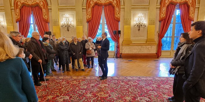 20230228_093826_Visite_Assemblee_Nationale_GG Visite guidée de l'Assemblée Nationale La galeire des fêtes, avec notre guide Samsung SM-G998B 28/02/2023 09:38 Gérard Gadaud © GG - Les amis de la Creuse, Les...